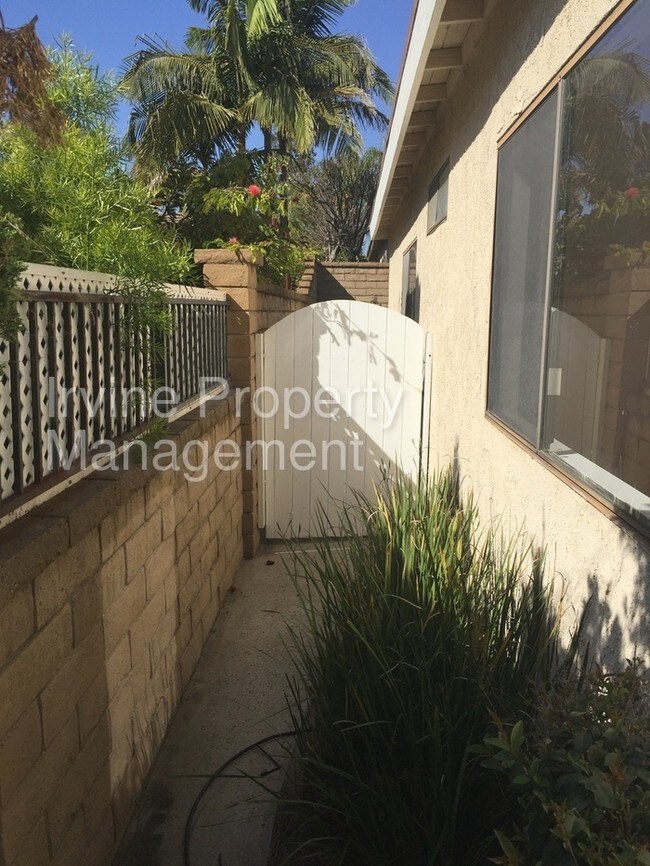 Building Photo - 26655 Rio Hondo Cir