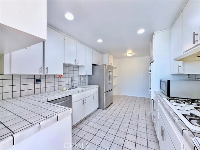 Building Photo - 1129 Larrabee St