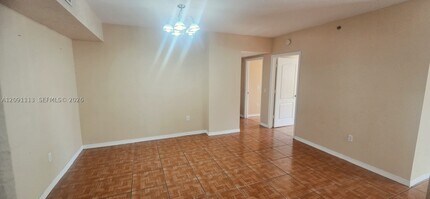 Building Photo - 9300 Fontainebleau Blvd
