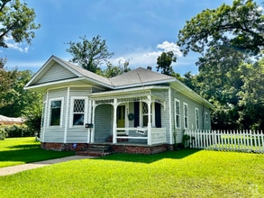 Building Photo - 505 Bon Ami St
