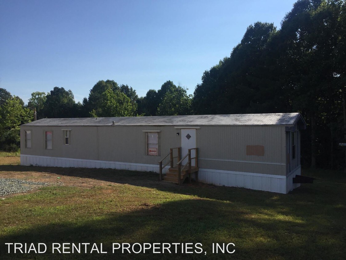 Primary Photo - 4697 Roundleaf Rd