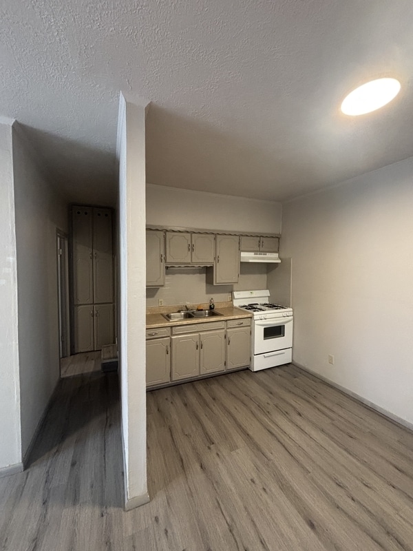 Foto del edificio - 411 E Beech St