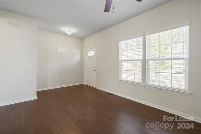 Building Photo - 6809 Carradale Way