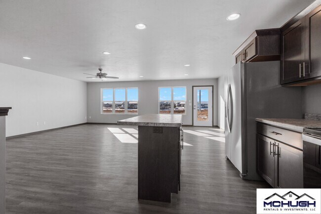 Building Photo - 3677 E Rubyred Dr