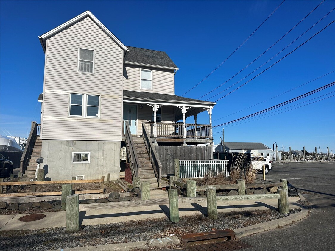 Primary Photo - 129 Ocean Ave