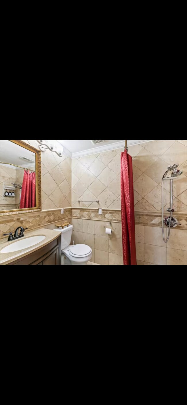 Foto del edificio - 7817 Straits Dr