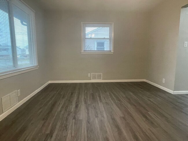 Foto del edificio - FRESH START ALERT – Springfield Rental!: 3...