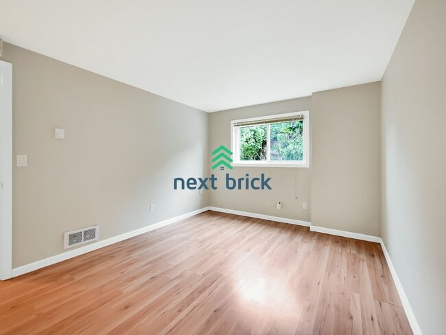 Photo - Spacious 2 Bed 1 Bath for Rent! House