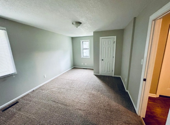 Building Photo - 103 Juniper Ln