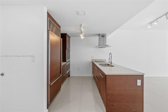 Foto del edificio - 495 Brickell Ave