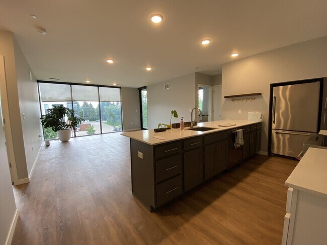 Building Photo - $2,300 | 2 Bedroom, 2 Bathroom Condo | Pet...
