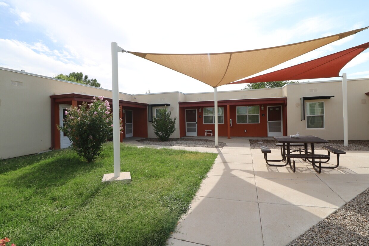 Senior Apartments para alquiler de Roswell, NM - Cielo de Oro Senior Apts