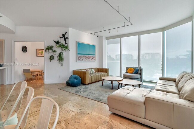 Building Photo - 300 South Pointe Dr