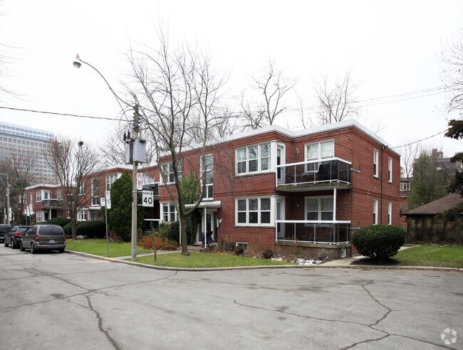 Primary Photo - 2 Oaklawn Ave