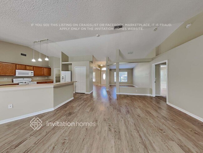 Foto del edificio - 1348 Wildberry Ln