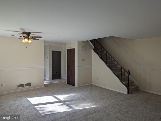 Foto del edificio - 830 Woodcrest Dr