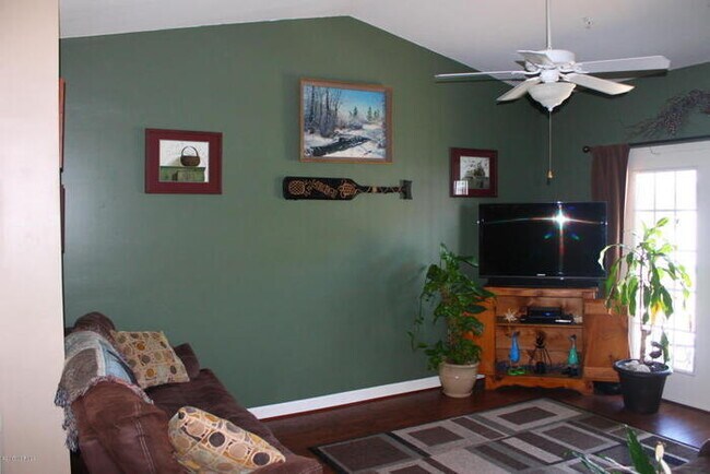 Foto del edificio - Beautiful 2 Bedroom 2 Bathroom Located in ...