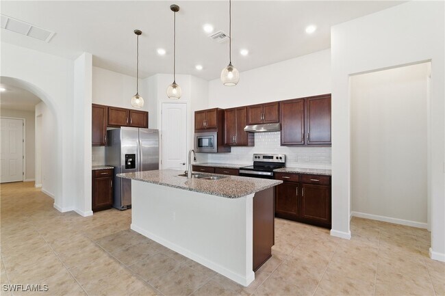 Building Photo - 20956 Corkscrew Shores Blvd