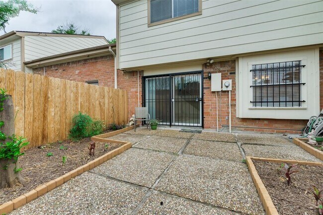 Building Photo - 14395 Misty Meadow Ln