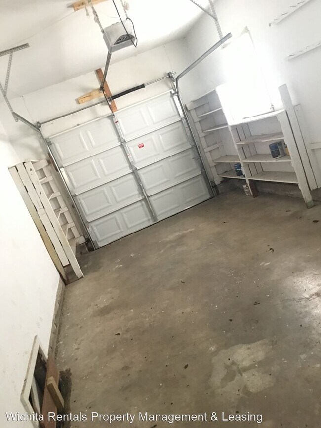 Building Photo - 3 br, 1 bath House - 1238 E. 31st S.