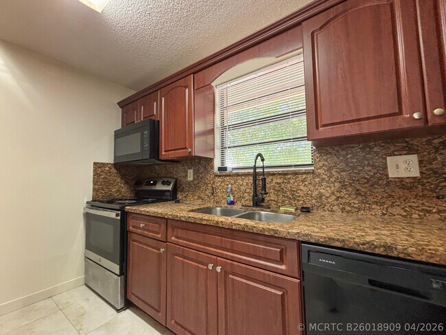 Foto del edificio - 10901 NW 45th St