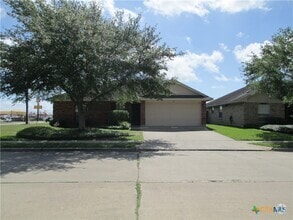 Building Photo - 102 Gemini Ct