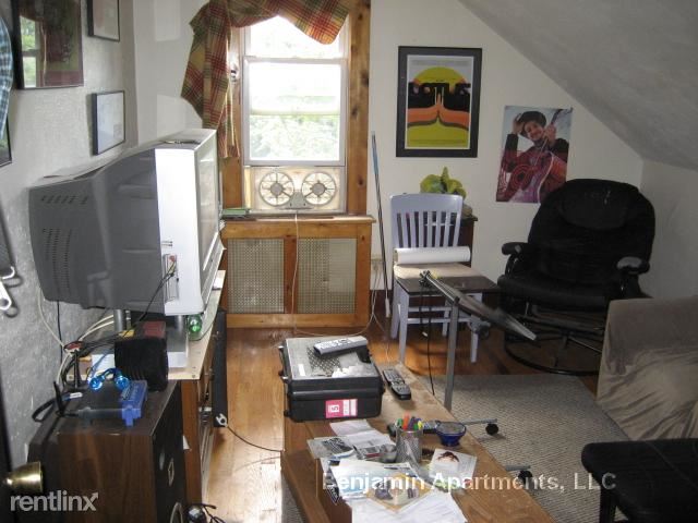 Building Photo - 8 Webley St