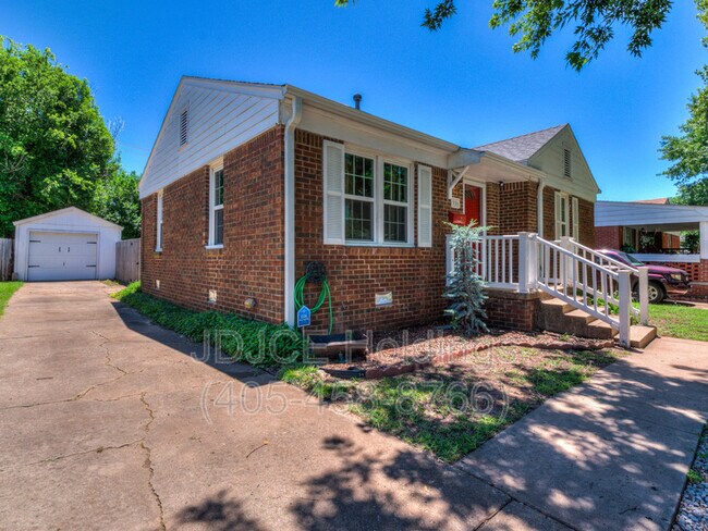 Foto del edificio - 906 N Lilac Ln