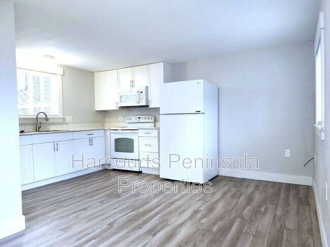 Building Photo - 2123 8th St