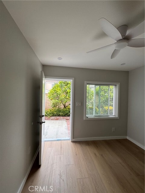 Foto del edificio - 33 Willow Tree Ln