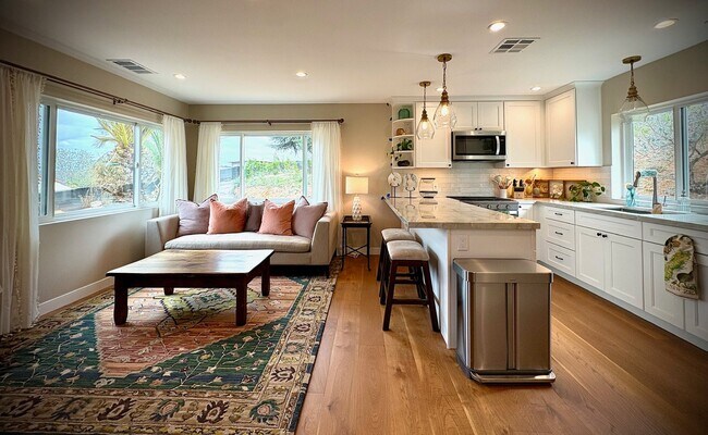 Foto del edificio - 2436 Green Hills Way