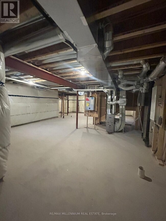 Building Photo - 45 Fieldridge Cres