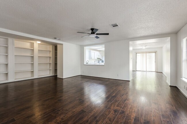 Foto del edificio - Spacious 3 bedroom only 8 miles from Randolph Air Force Base