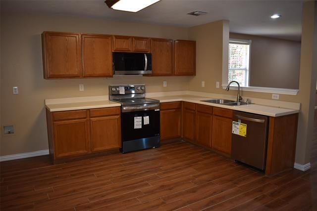 Foto del edificio - 721 Pickwick Ln