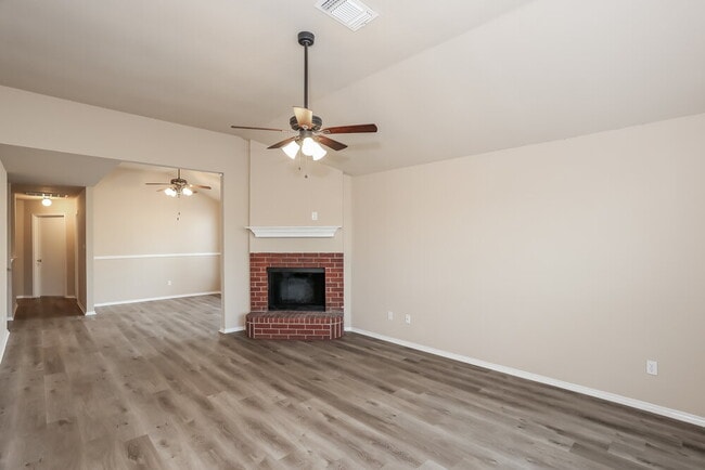 Foto del edificio - 8600 Cove Meadow Ln