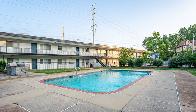 Exterior - Oasis Apartments