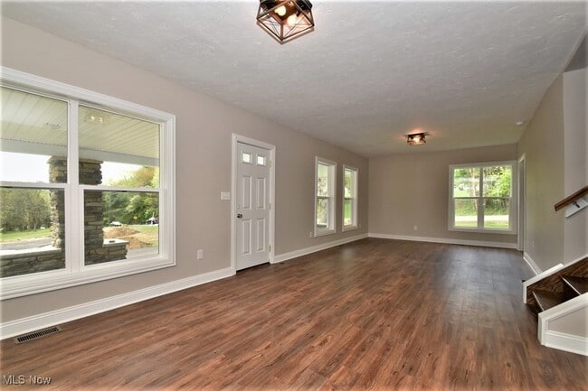 Building Photo - 7984 Chagrin Rd