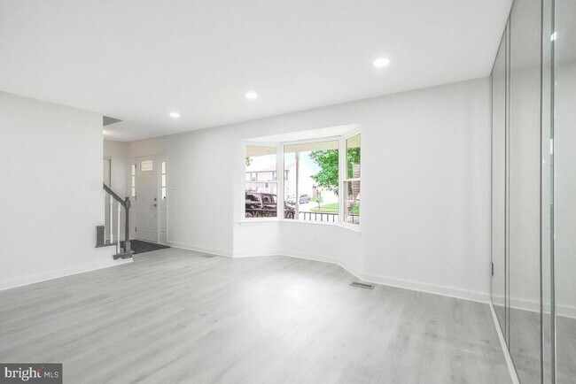 Foto del edificio - 6304 Juanita Ct