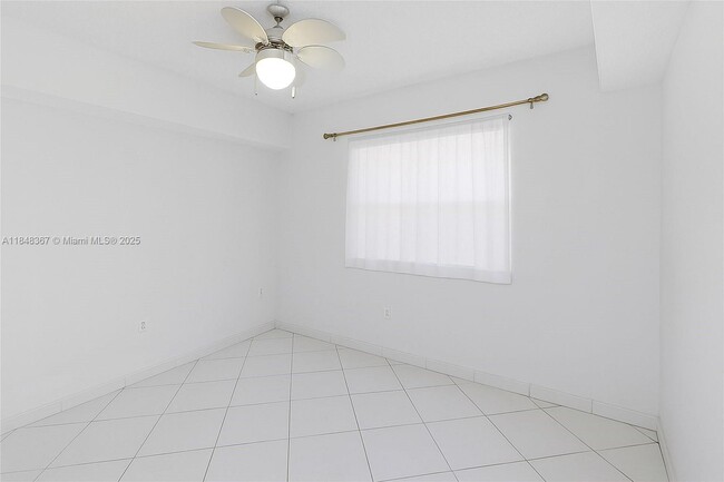 Foto del edificio - 2600 Collins Ave