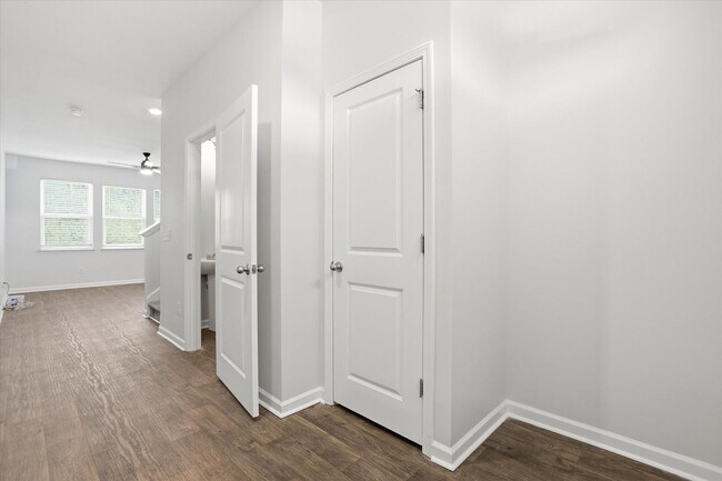 Foto del edificio - 9773 Roseberry St