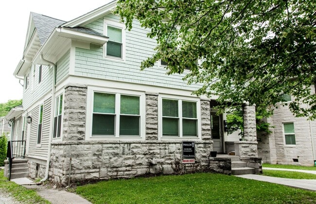 Building Photo - 612 S Fess