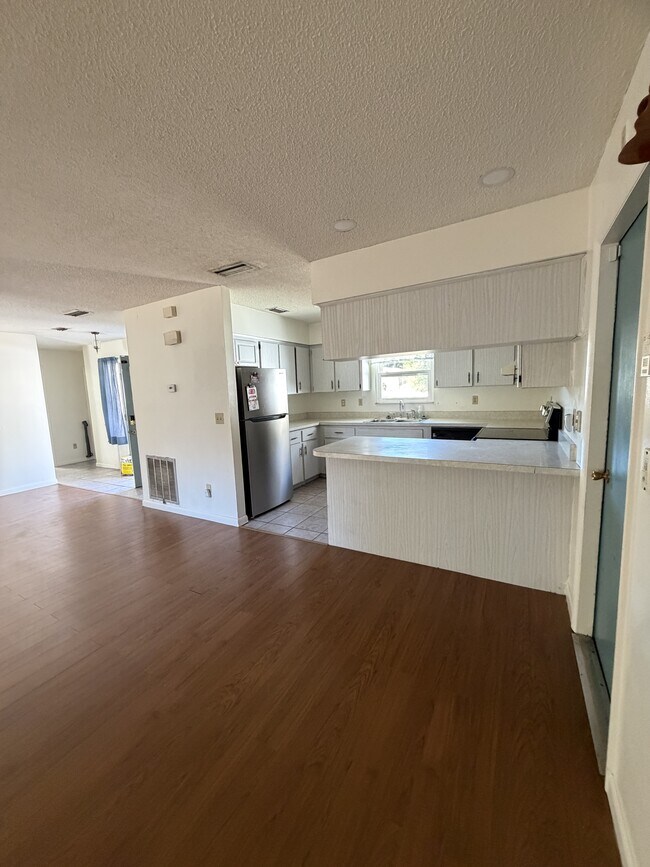 Foto del edificio - 608 Bahia Dr