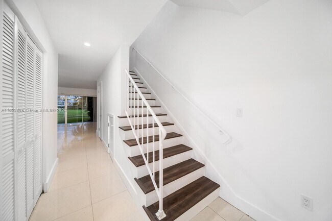 Foto del edificio - 7344 SW 82nd St