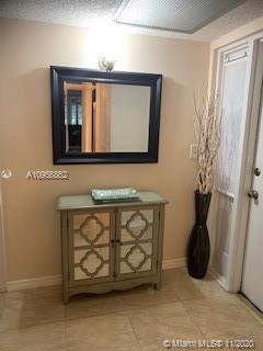 Building Photo - 9340 Lagoon Pl