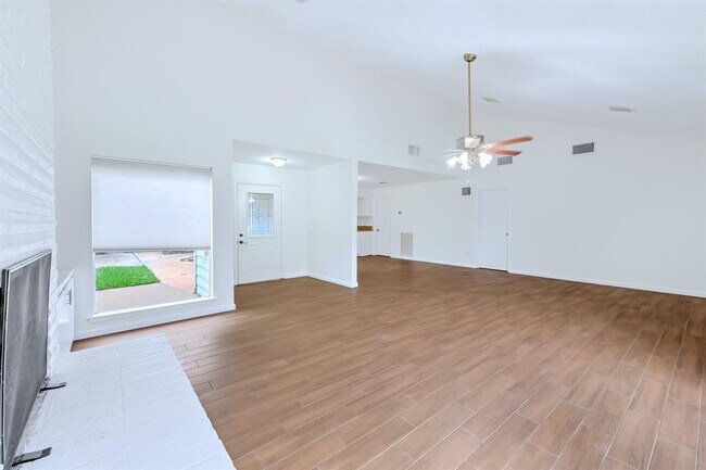 Foto del edificio - 20031 Sunny Shores Dr