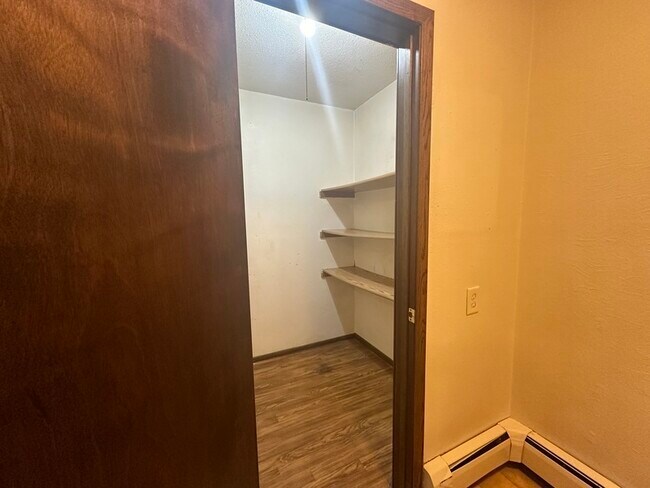 Foto del edificio - 1210 Robins Rd