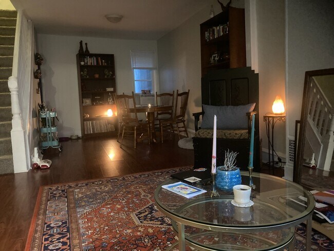Foto del edificio - 320 Cantrell St