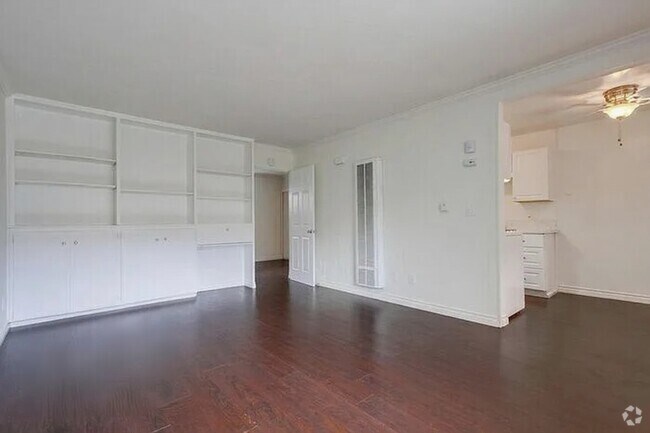 Building Photo - 3819 Wilson Ave