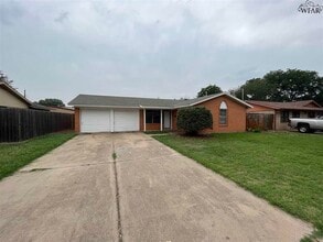 Building Photo - 4704 N Shore Dr