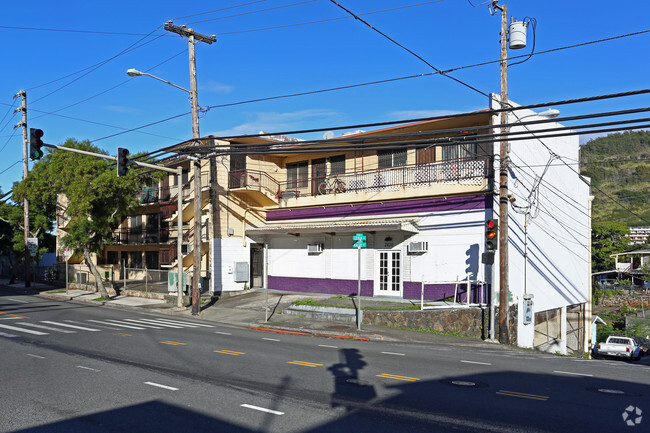 Primary Photo - 2416 Kalihi St